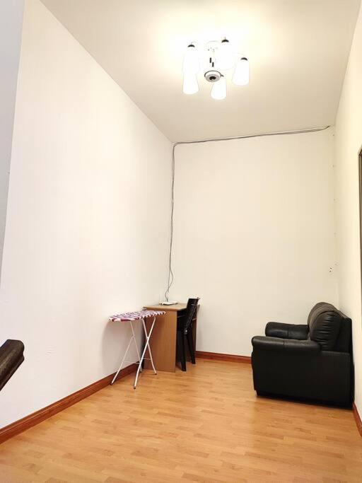 W25 Atgoldenhills Nightmarket Wifi 4R Brinchang Exterior photo